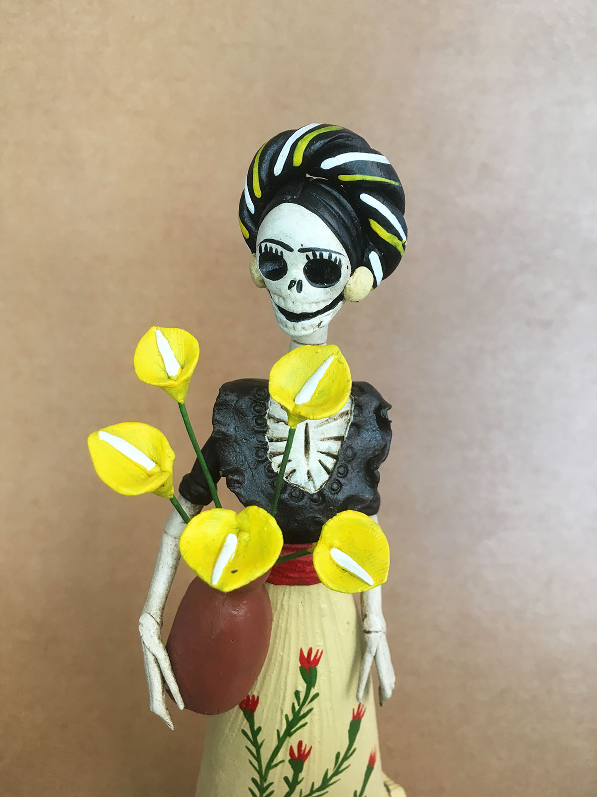 Catrina Mexicana Frida Kahlo 5 Calas Amarillas 🦋 Catrinas Artesanía