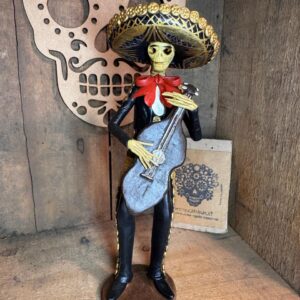 Catrin Mariachi Guitarron Tito